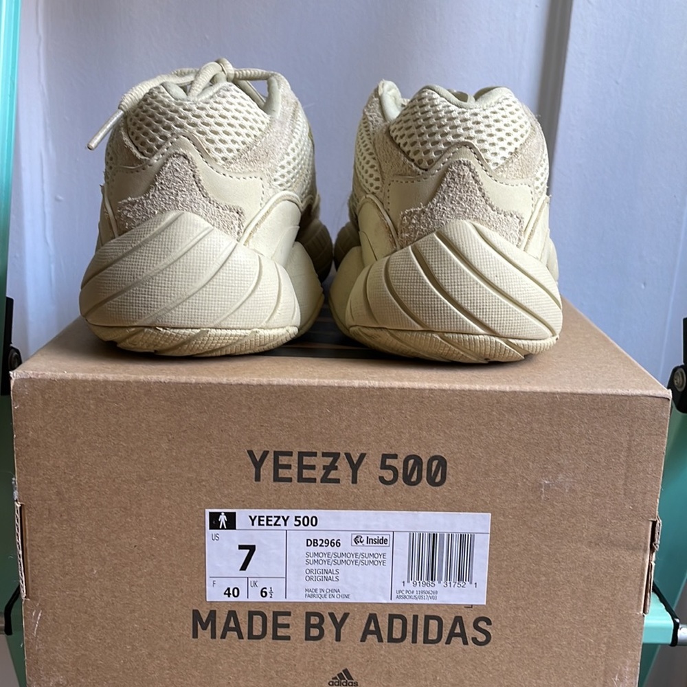 Yeezy 500 - Picture 4 of 6
